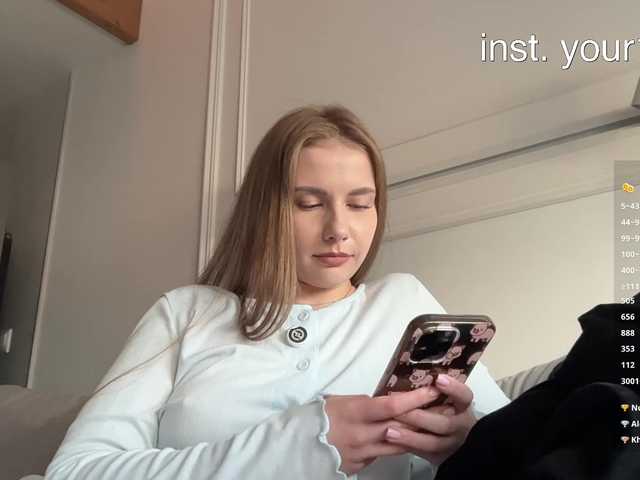 -VikkiL0vesCheese- live cam on BongaCams