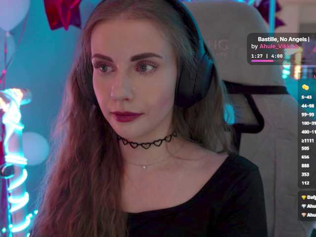 -VikkiL0vesCheese-