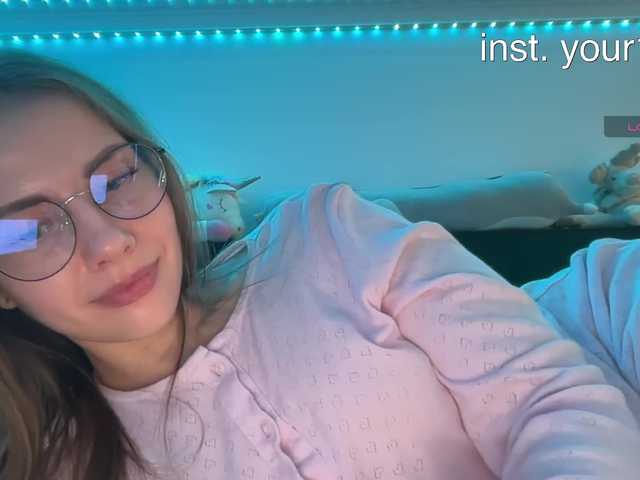 -VikkiL0vesCheese- live cam on BongaCams
