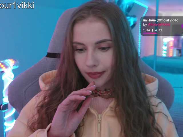 -VikkiL0vesCheese-