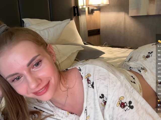 -VikkiL0vesCheese-'s BongaCams profile