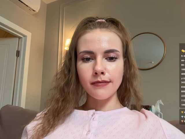 -VikkiL0vesCheese-'s BongaCams profile