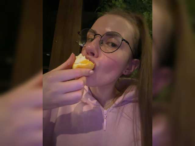 -VikkiL0vesCheese-'s BongaCams show and profile