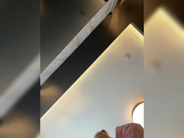  -VikkiL0vesCheese- chat room