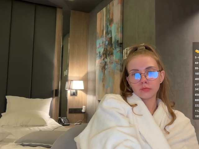 -VikkiL0vesCheese-'s BongaCams show and profile