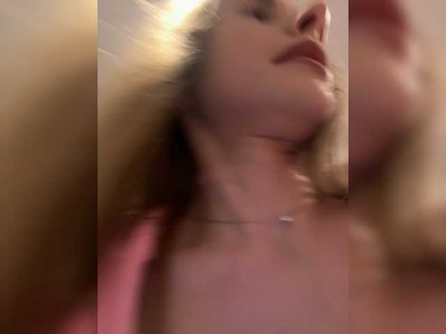 -VikkiL0vesCheese-