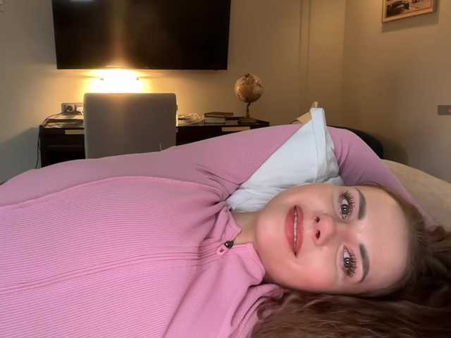  -VikkiL0vesCheese- chat room