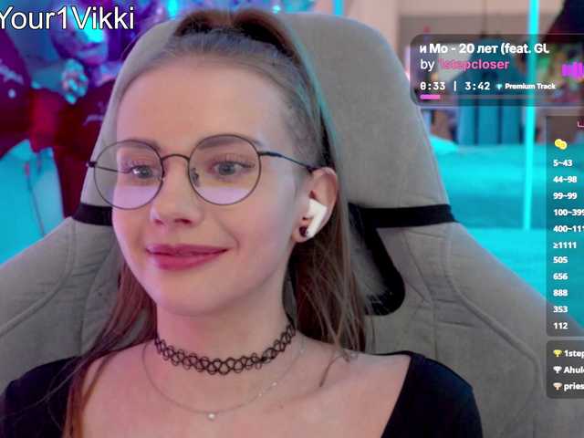 -VikkiL0vesCheese-