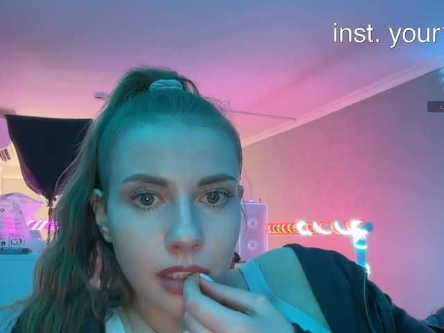 -VikkiL0vesCheese-