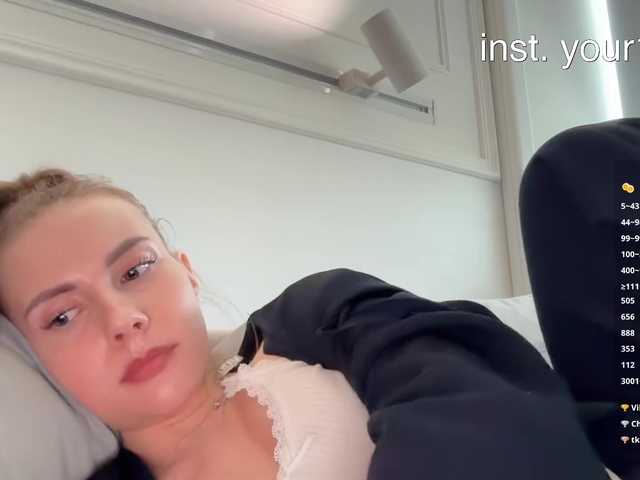 -VikkiL0vesCheese- live cam on BongaCams
