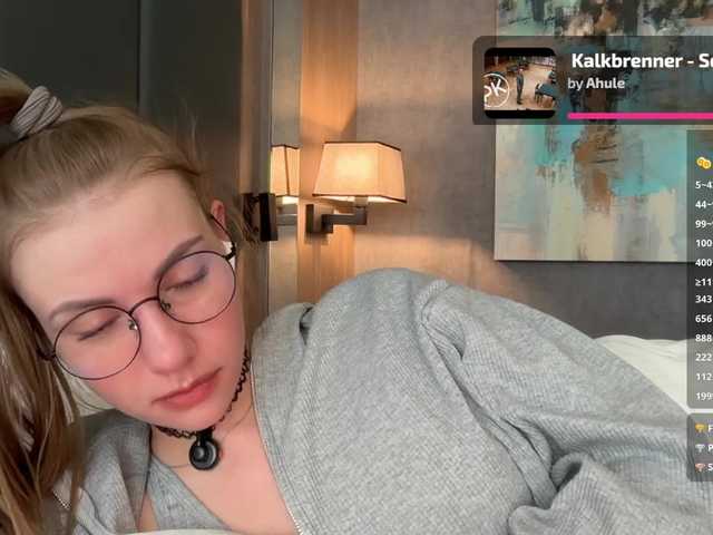 -VikkiL0vesCheese-'s BongaCams show and profile