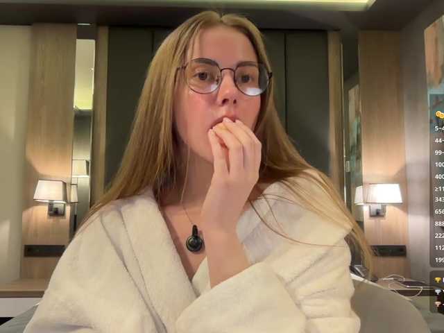 -VikkiL0vesCheese-'s BongaCams show and profile