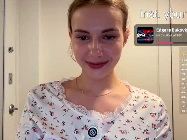 -VikkiL0vesCheese- live cam on BongaCams