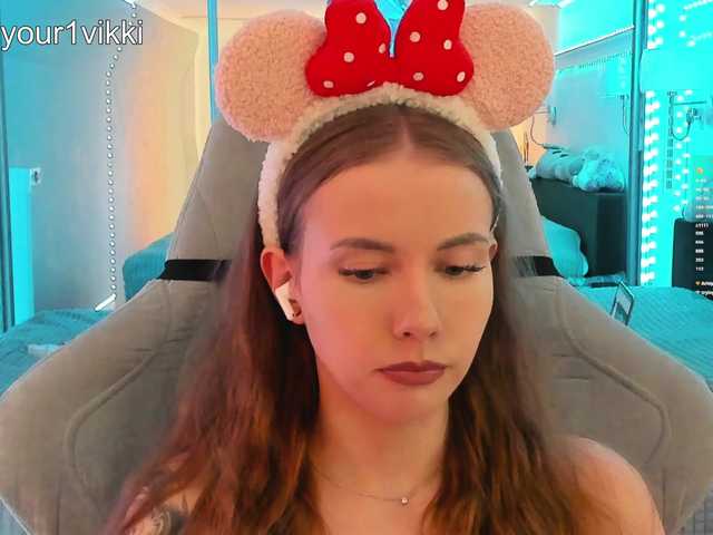 VikkiExtraCheese live webcam show