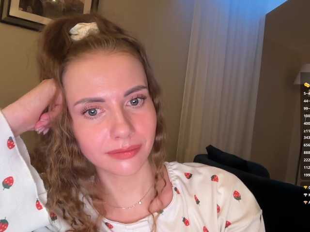 -VikkiL0vesCheese-'s BongaCams profile