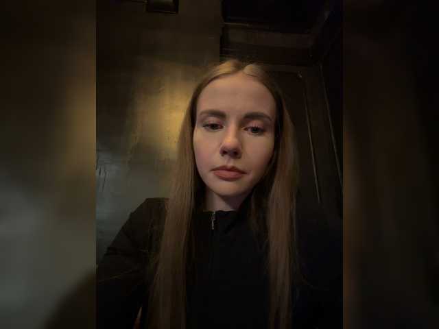 -VikkiL0vesCheese- chat room