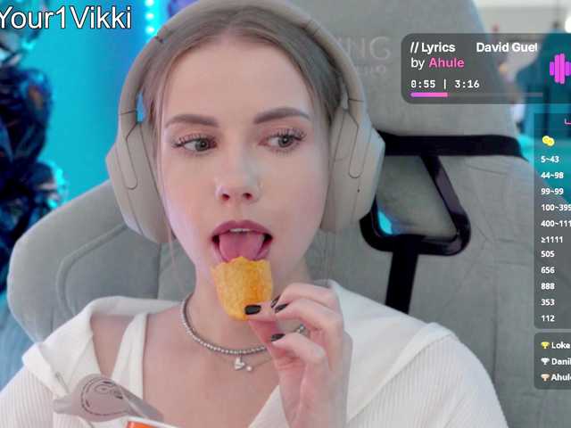 -VikkiL0vesCheese-