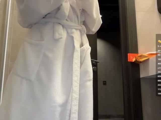 -VikkiL0vesCheese-'s BongaCams show and profile