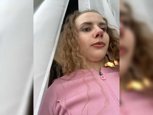  -VikkiL0vesCheese- chat room