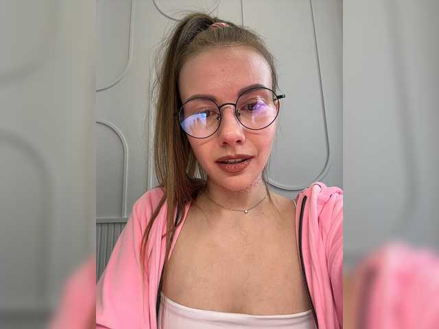 -VikkiL0vesCheese- live cam