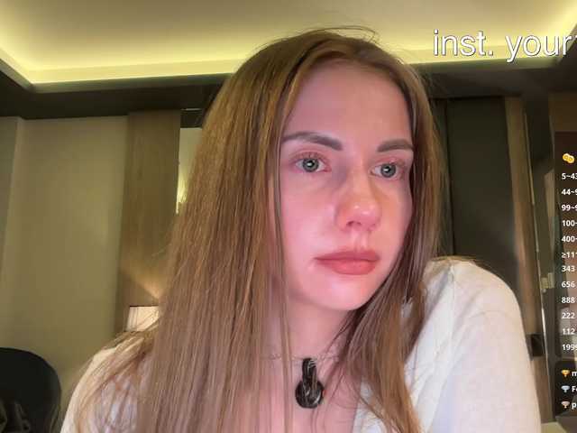  -VikkiL0vesCheese- chat room