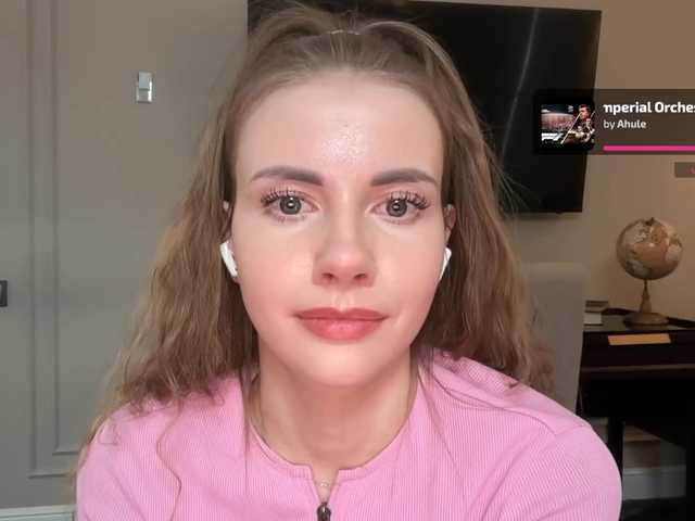 -VikkiL0vesCheese-'s BongaCams show and profile