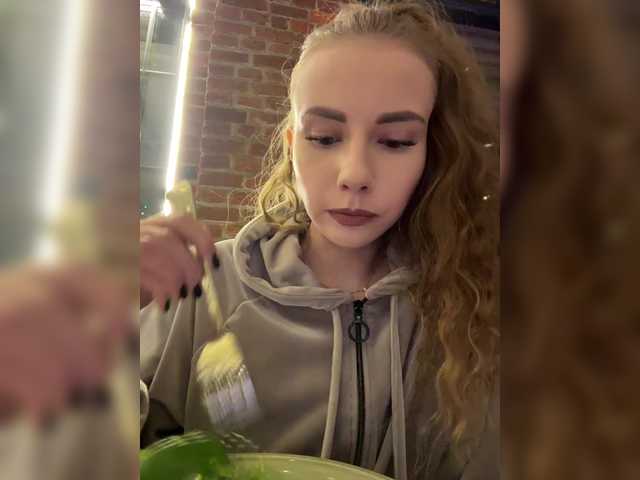 -VikkiL0vesCheese- live cam on BongaCams