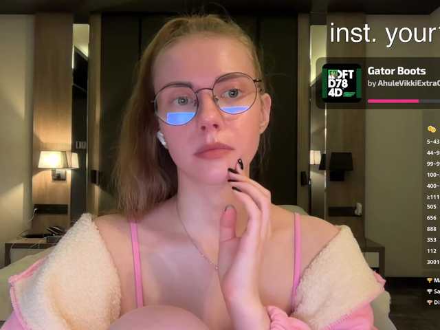 -VikkiL0vesCheese- live cam on BongaCams