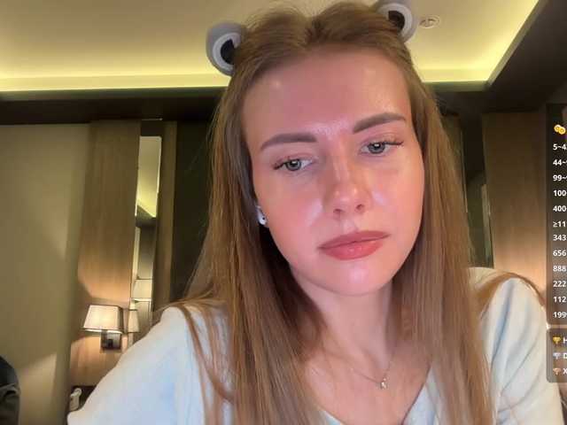 -VikkiL0vesCheese- live cam