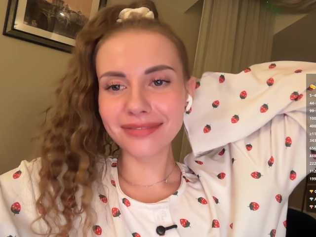 -VikkiL0vesCheese-'s BongaCams show and profile