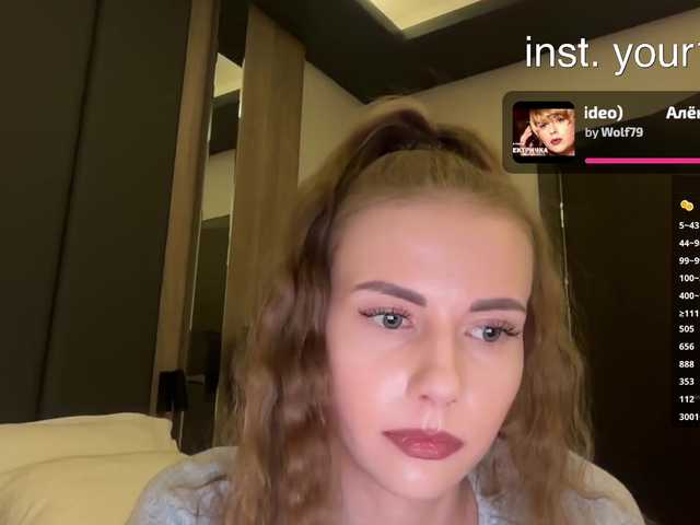 -VikkiL0vesCheese- live cam on BongaCams