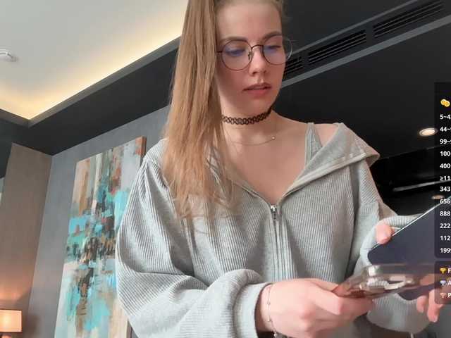  -VikkiL0vesCheese- chat room