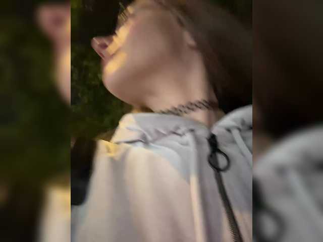-VikkiL0vesCheese- live cam