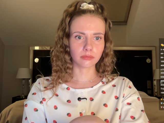 -VikkiL0vesCheese-'s BongaCams profile