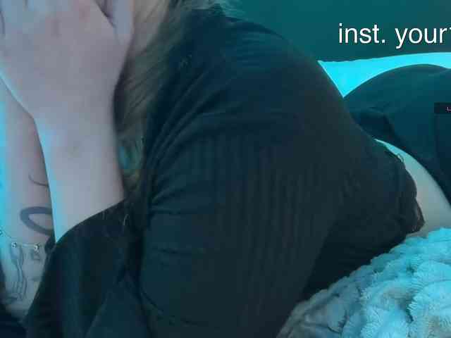 VikkiExtraCheese webcam