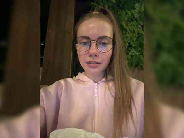 VikkiExtraCheese webcam