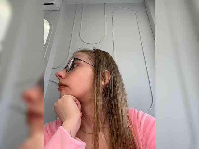 VikkiExtraCheese webcam