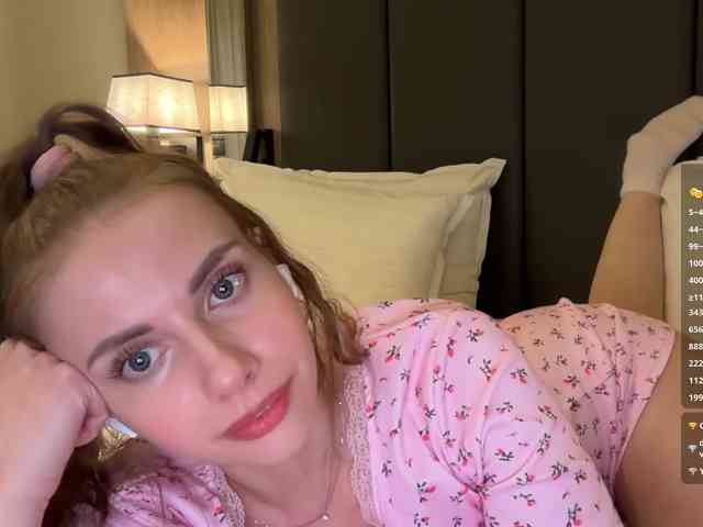 VikkiExtraCheese webcam