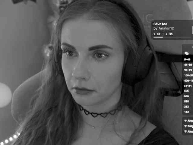VikkiExtraCheese webcam