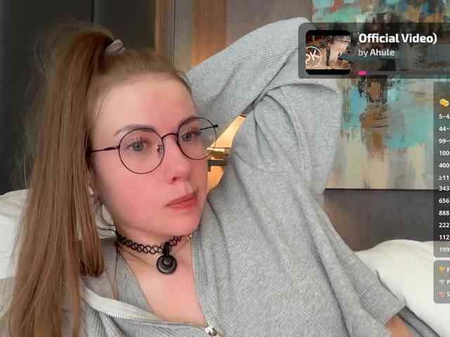 VikkiExtraCheese webcam