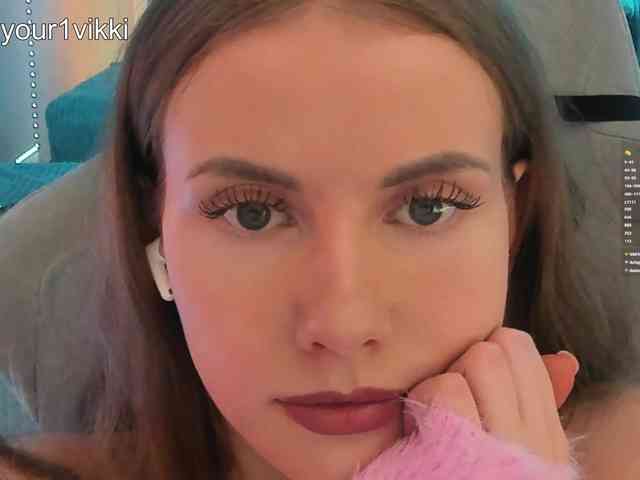 Модель: VikkiExtraCheese