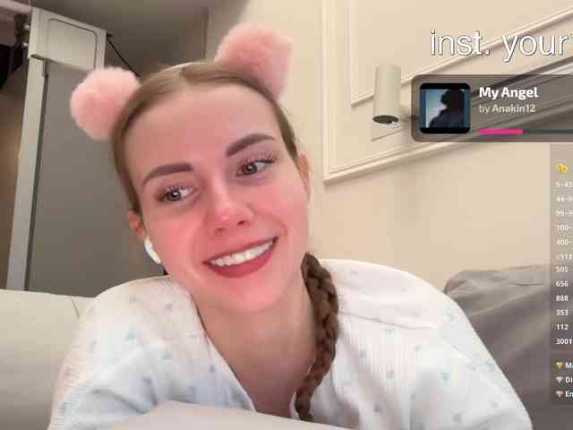 VikkiExtraCheese webcam