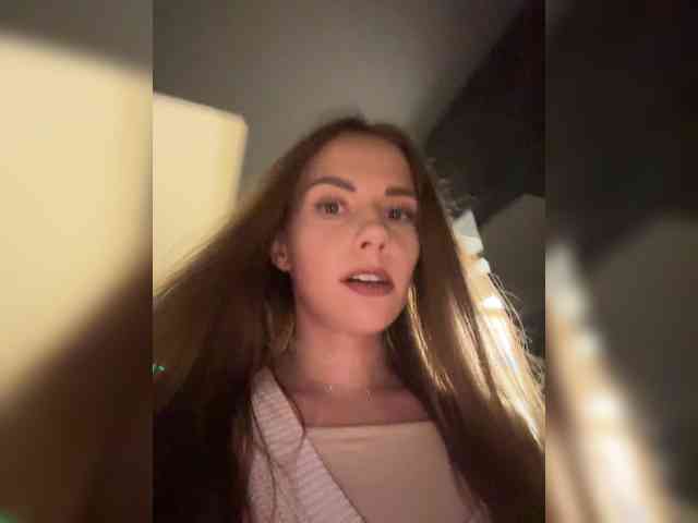 Модель: VikkiExtraCheese
