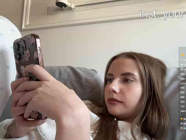 VikkiExtraCheese webcam