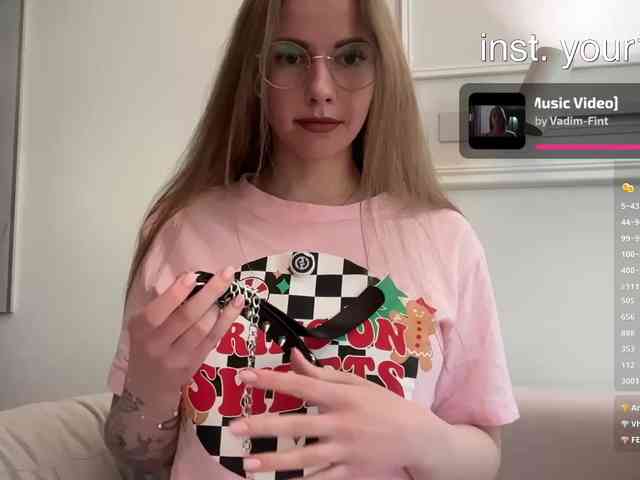 VikkiExtraCheese webcam