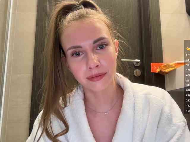 VikkiExtraCheese webcam