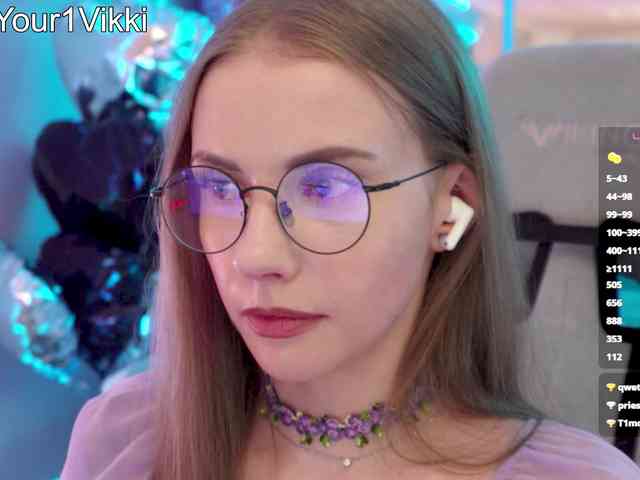 -VikkiL0vesChees... Live Webcam on BongaCams