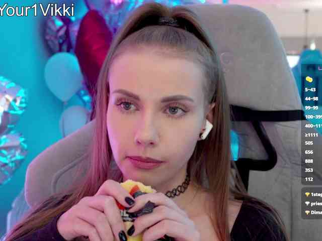 -VikkiL0vesChees... Live Webcam on BongaCams