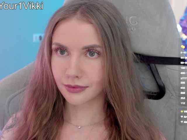 Модель: VikkiExtraCheese