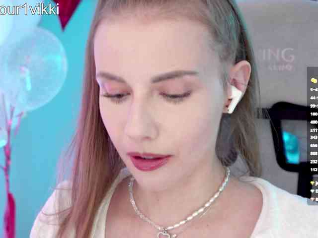 VikkiExtraCheese webcam